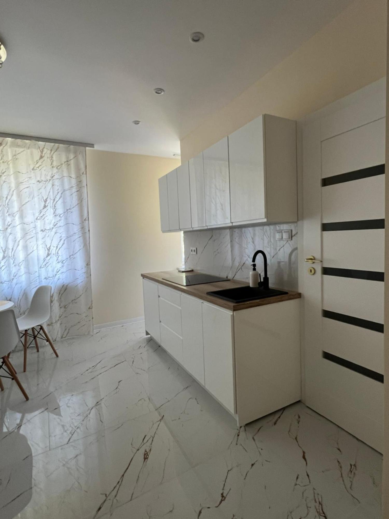 Nowe Luksusowe Apartamenty Manufaktura-Prywatny Na Wylacznosc-Wanna-Zamykany Ogrodzony Parking, Blok,Niskie Pietro-Cisza I Spokoj Łódź Extérieur photo